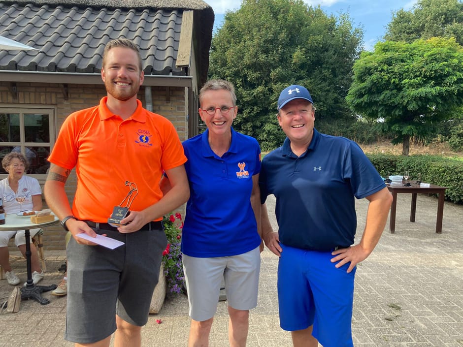 rick-van-den-Berg-werd-ook-Politiegolfer-van-het-jaar